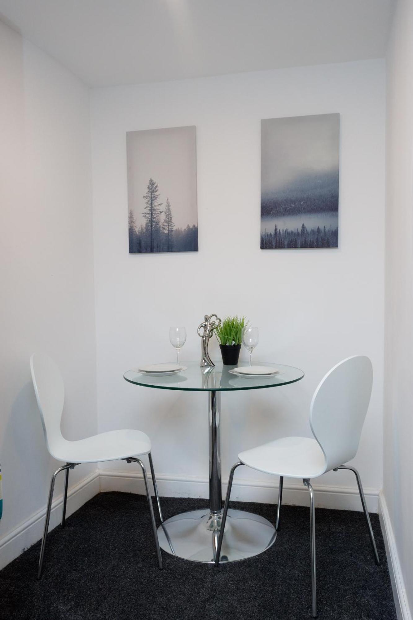 Carter House Apartments.....6 Beds In 3 Bedrooms Leeds  Room photo