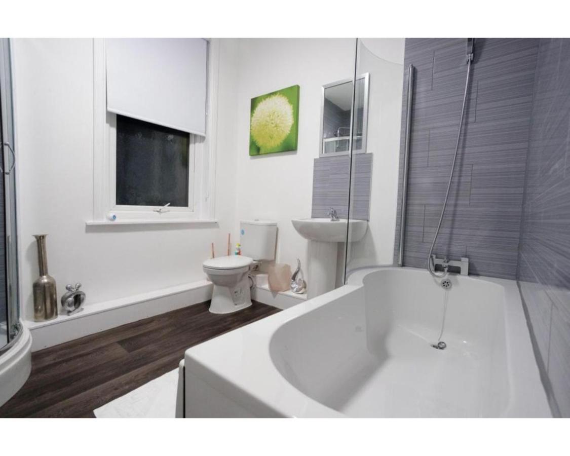 Carter House Apartments.....6 Beds In 3 Bedrooms Leeds  Exterior photo